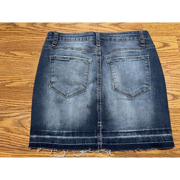 KanCan Mini Jean Skirt Raw Hem Distressed Wash Blue Denim Womens Size 3 - Picture 6 of 7